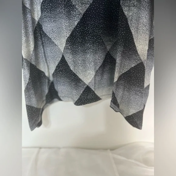 Catherines Womens Knit Tunic Size 4X Black White Checkered Rhinestone Scoop Neck - Picture 4 of 12